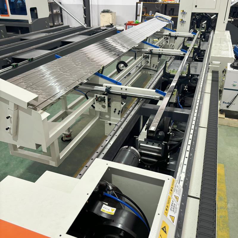 Square-Tube-Laser-Tube-Cutting-Machine5.jpg