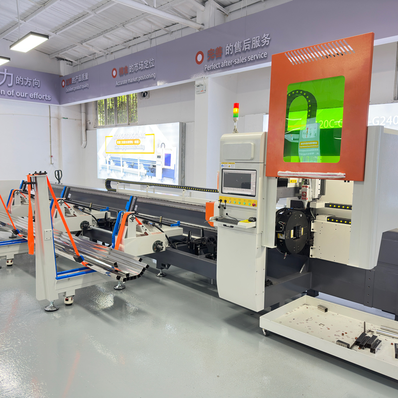 Precision-Automatic-Laser-Tube-Cutting-Machine8.jpg