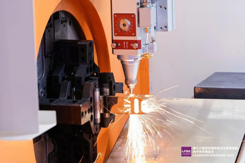 In price war of laser tube cutting machine industry We choice quality
