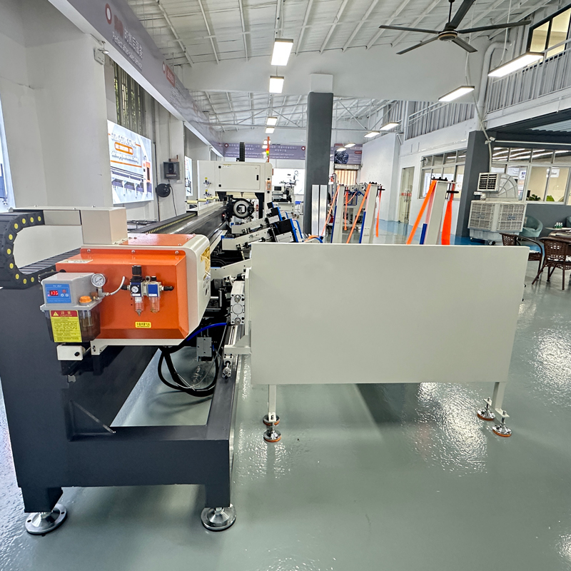 Precision-Automatic-Laser-Tube-Cutting-Machine7.jpg
